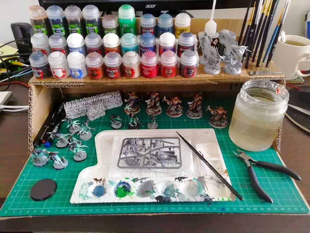 How to Build a Painting Station for Miniature Painting